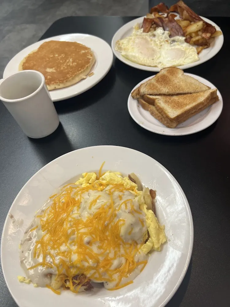 Egg Bowl & Big E Plate